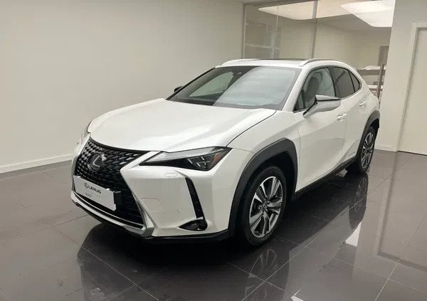 lexus Lexus UX cena 184900 przebieg: 28000, rok produkcji 2021 z Wojcieszów